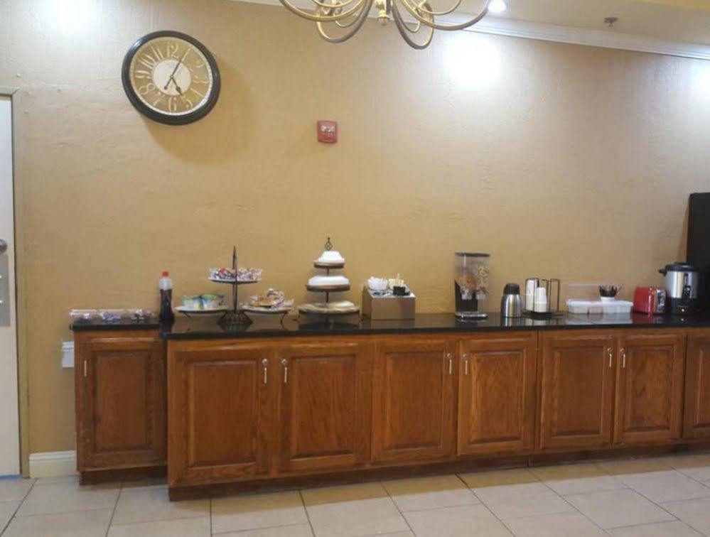 Reddy Hotel Plainview Экстерьер фото