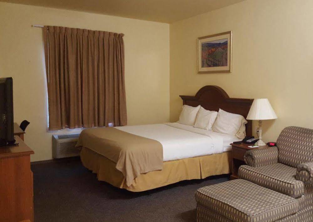Reddy Hotel Plainview Экстерьер фото